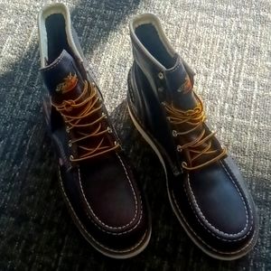 Thorogood 1957 Series 8” Waterproof Steel Toe Work Boots for Men - Full-Grain